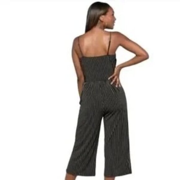 Kaileigh Women's Rochelle Knit V Neck Striped Cropped Jumpsuit Black White Sz 3X - Picture 2 of 7